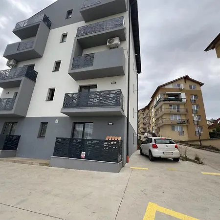 Hugo House Luxury & Quiet - Free Parking Apartment Zalau Exterior photo