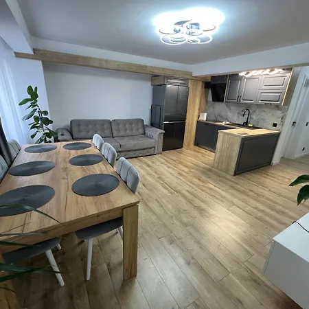 Hugo House Luxury & Quiet - Free Parking Apartment Zalau Exterior photo