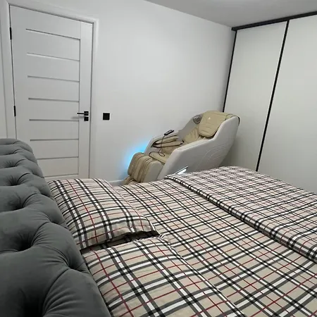 Hugo House Luxury & Quiet - Free Parking Apartment Zalau Exterior photo
