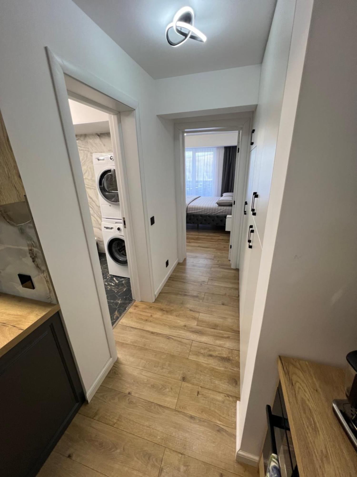 Hugo House Luxury & Quiet - Free Parking Apartment