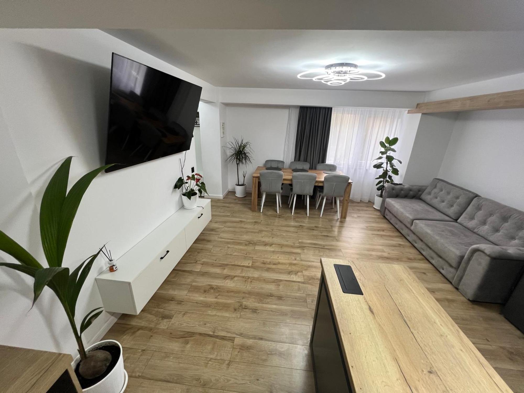 Hugo House Luxury & Quiet - Free Parking